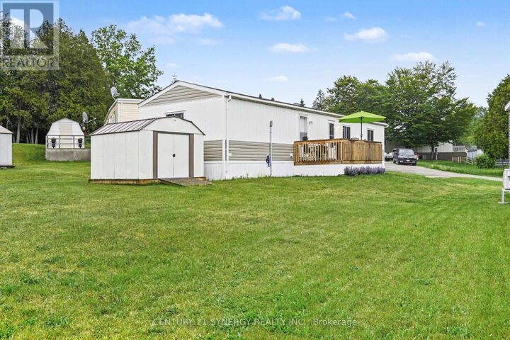 Property Photo: 261 Hillview Road ON K7H 3C8