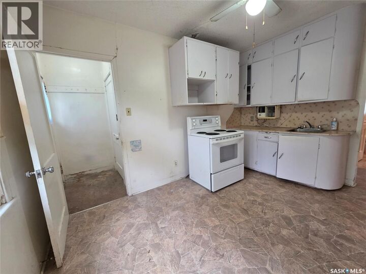 Property Photo:  534 1st Avenue NW  SK S9H 0N6 