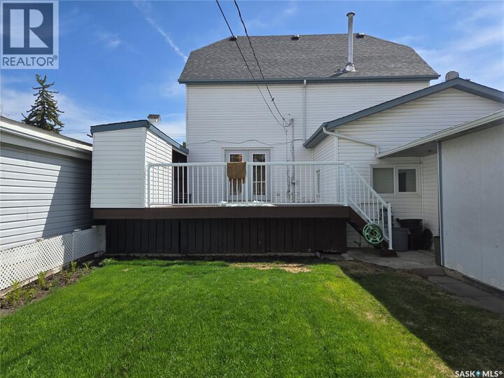 Property Photo: 727 10th Street SK S0K 2A0