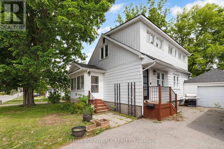 Property Photo:  111 Beckwith Street East  ON K7H 1C8 