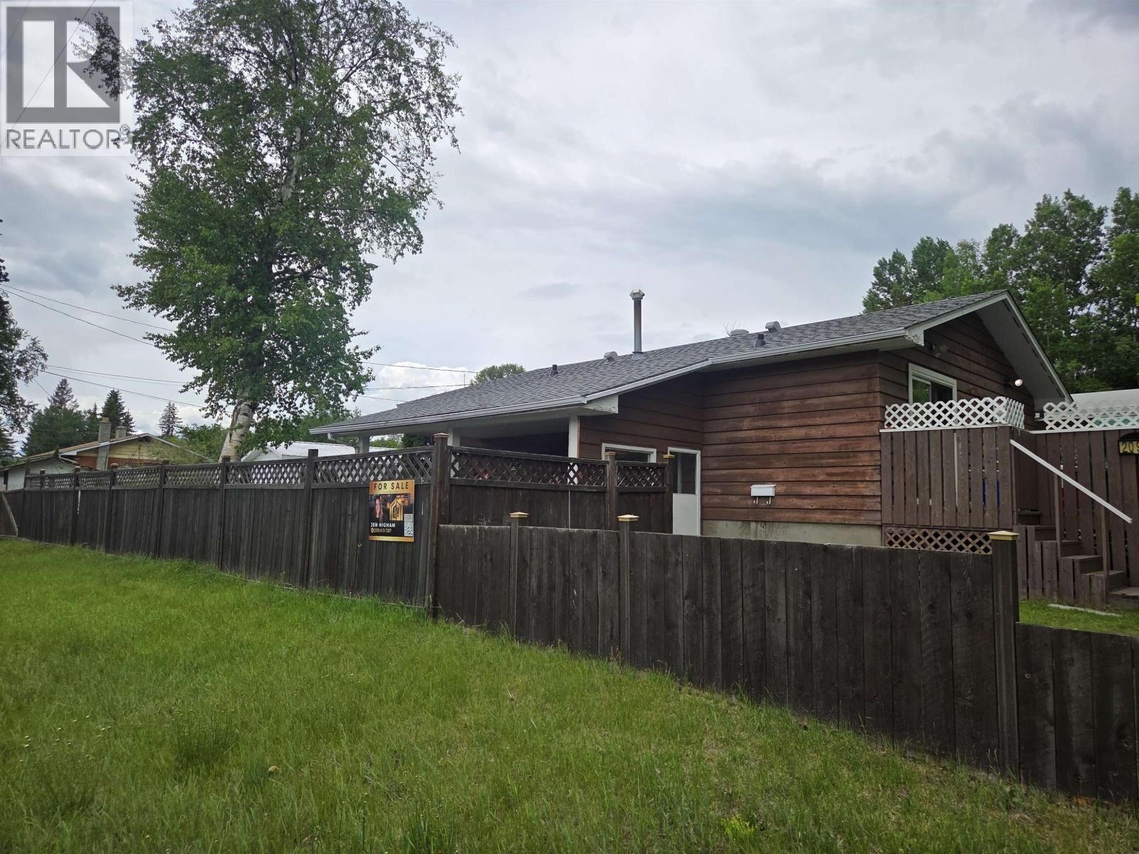 Property Photo:  2091 Norwood Street  BC V2L 1X9 