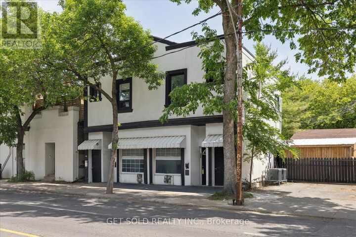 Photo de la propriété: 1089-1091 Dovercourt Road ON M6H 2X7
