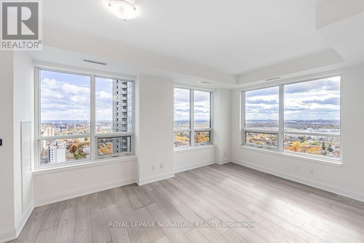 Property Photo:  36 Elm Drive West 1107  ON L5B 0N3 