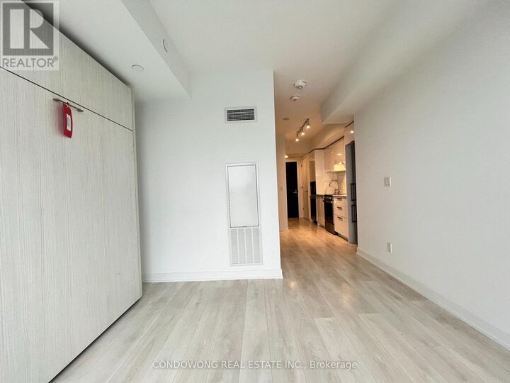 Property Photo: 501 Yonge Street 5104 ON M4Y 0G8