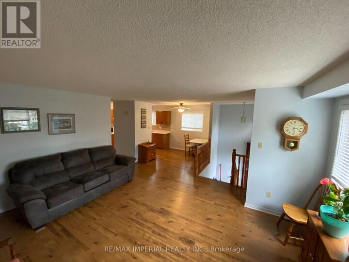 Property Photo:  18 Helen Street Unit 2  ON K0M 1A0 