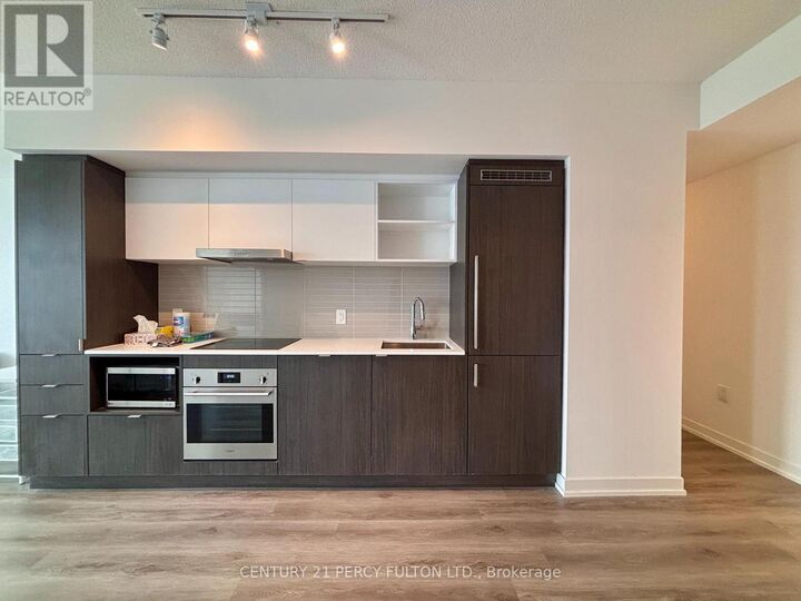 Property Photo:  138 Downes Street 4109  ON M5E 0E4 