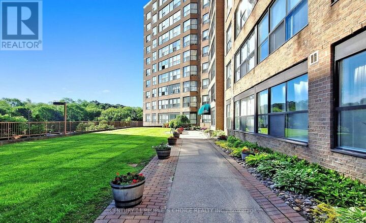 Property Photo:  250 Davis Drive 909  ON L3Y 7T7 