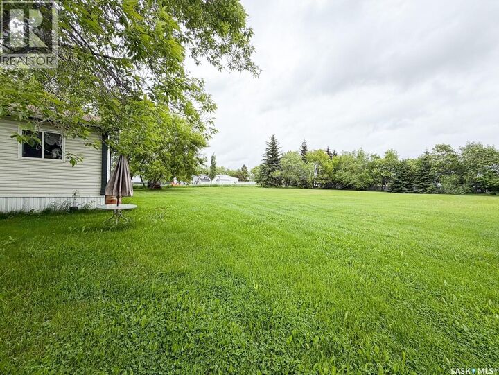 Property Photo:  501 7th Avenue E  SK S9X 1X9 