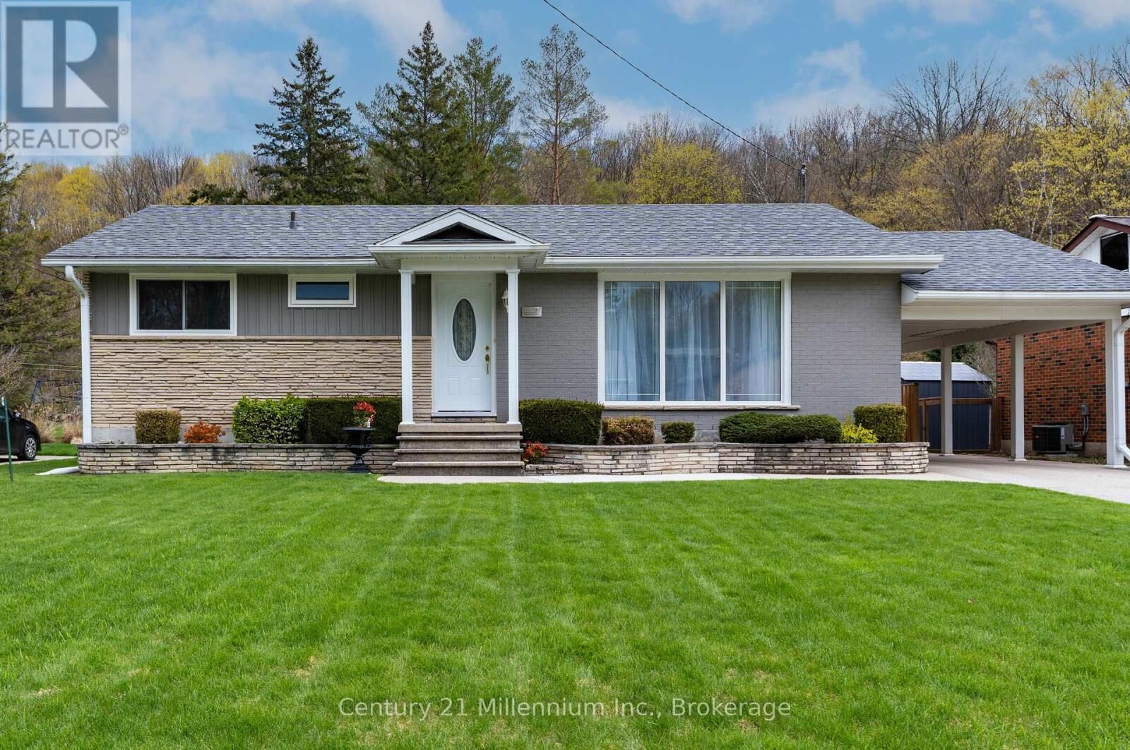 Property Photo:  181 7th Avenue East  ON N4K 2W8 