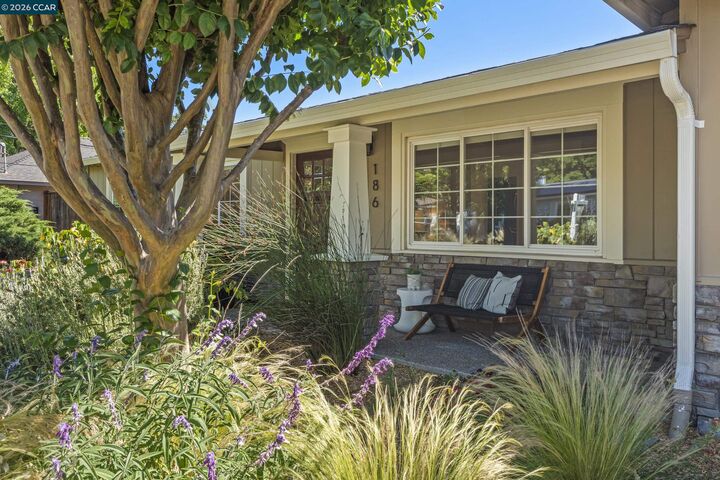 Property Photo:  186 Arlene Dr  CA 94595 