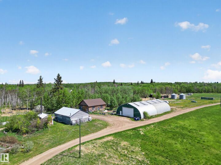 Property Photo:  52073 Hwy 21  AB T8B 1J4 
