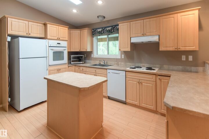 Property Photo: 46304 Twp Rd 610 AB T9N 2H3