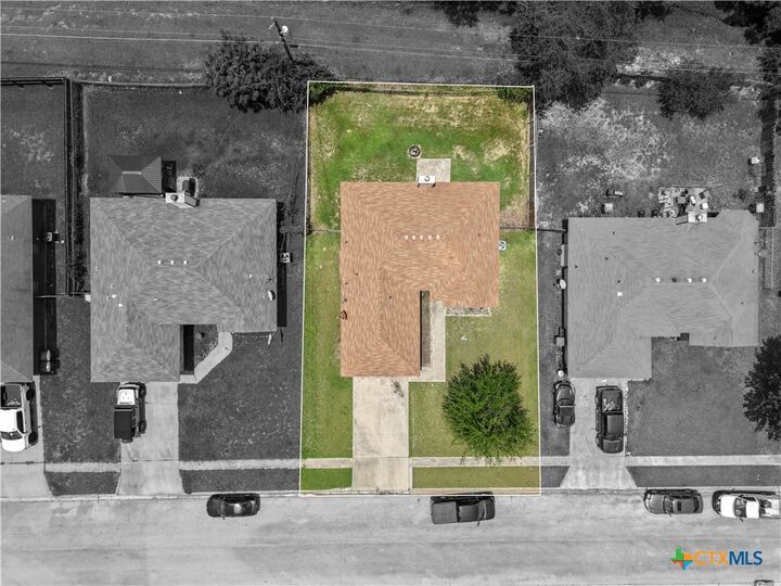 Property Photo: 303 Rodeo Circle TX 76522