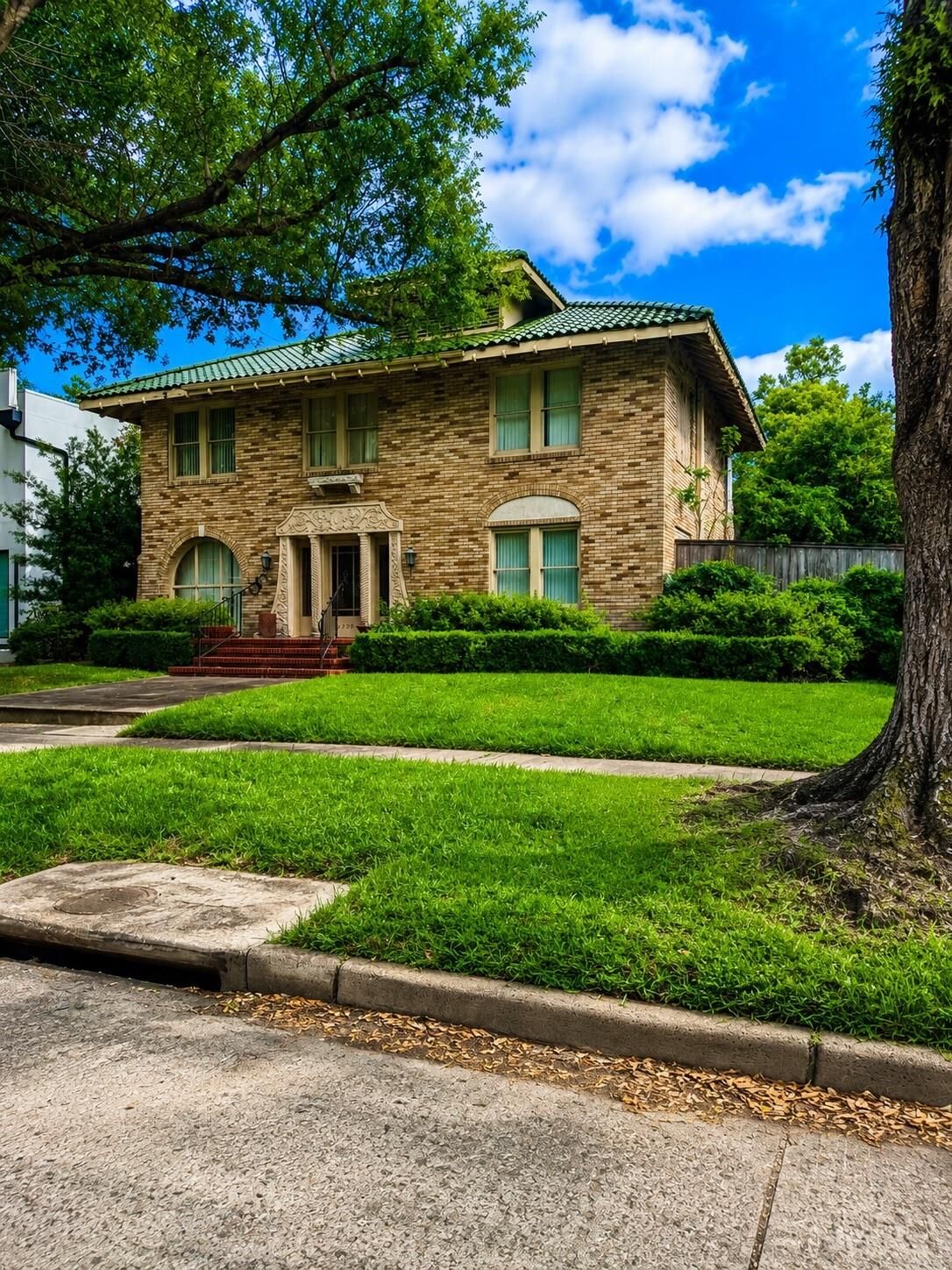 Property Photo:  2139 Quenby Street  TX 77005 