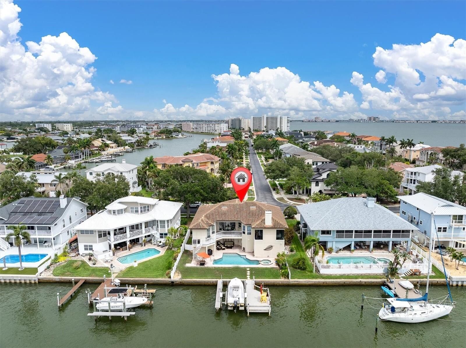 Property Photo:  2853 Seabreeze Drive S  FL 33707 
