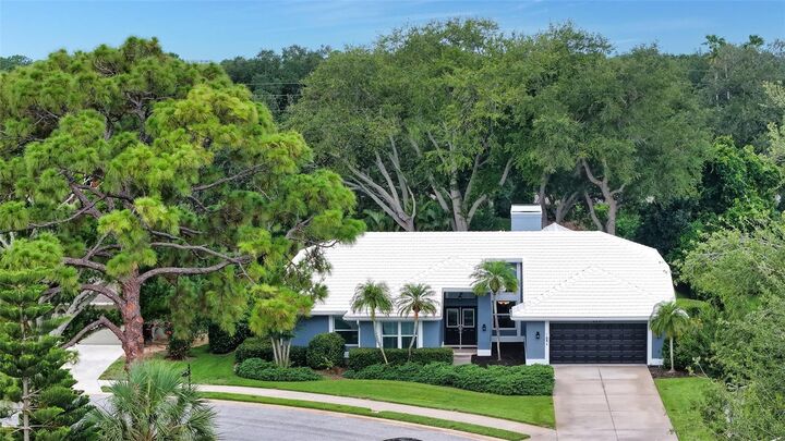 Property Photo: 4391 Maplewood Lane FL 34238