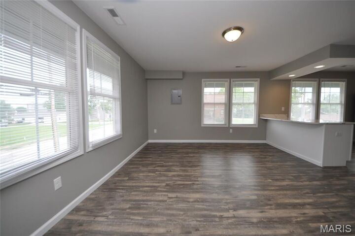 Property Photo:  502 S Linn Avenue  MO 63385 