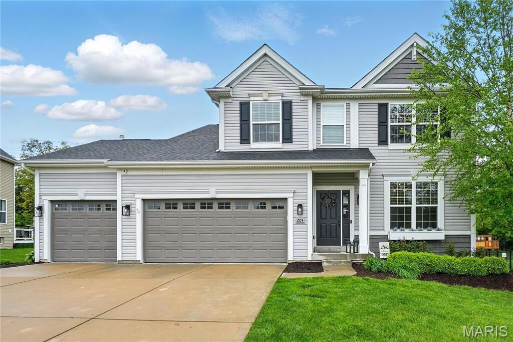 Property Photo:  204 Grayleaf Court  MO 63385 