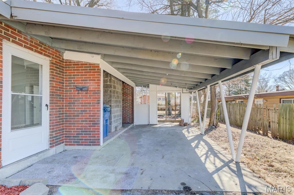 Property Photo: 6628 Bitteroot Lane MO 63134