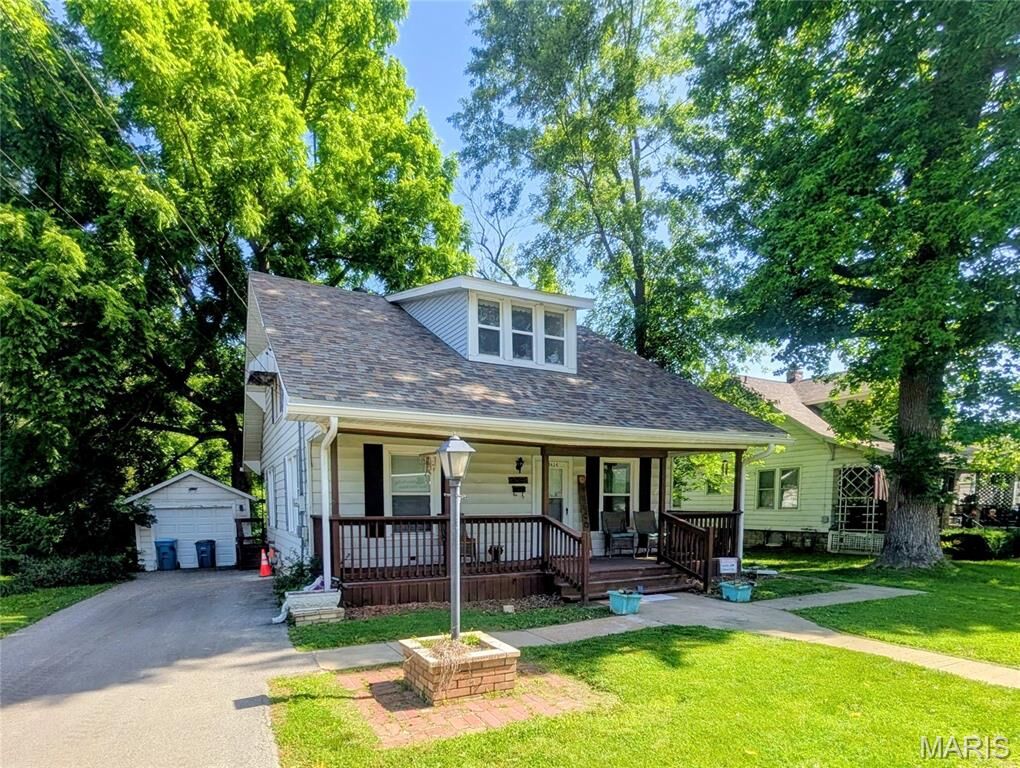 Property Photo: 2624 Watalee Street IL 62002