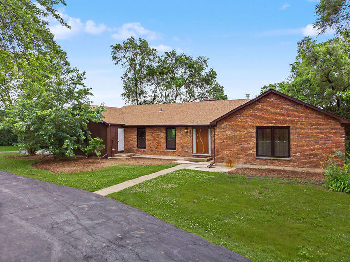 Property Photo:  15 Turning Shore Drive  IL 60010 