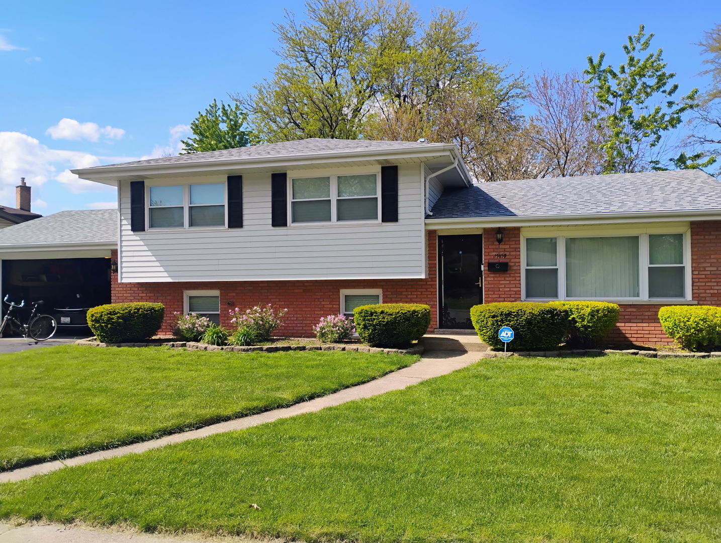 Property Photo: 15659 Mutual Terrace IL 60473