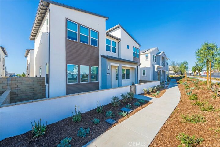 Property Photo: 412 Flycatcher CA 92618