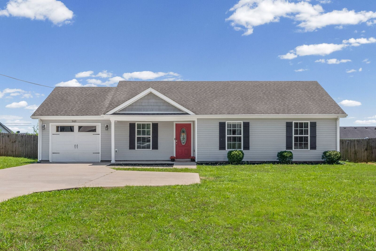 Property Photo: 949 Hugh Hunter Rd KY 42262