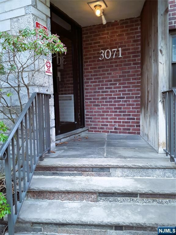 Property Photo:  3071 Edwin Avenue 5G  NJ 07024 