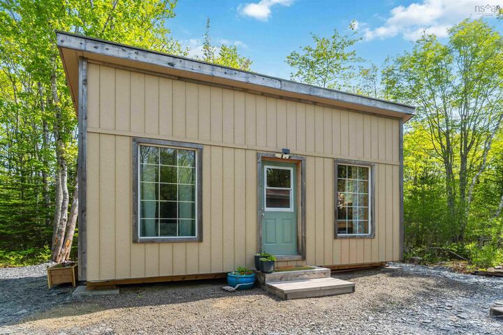 516 Greenland Road — photo 1