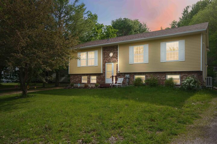 11 Robinson Drive — photo 1