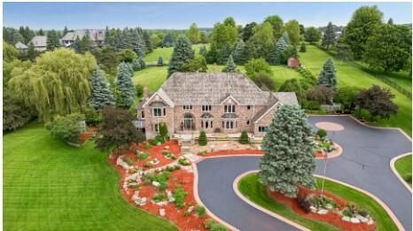 Property Photo:  75 Apple Orchard Road  MN 55110 