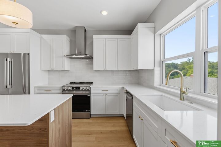 Property Photo:  1026 S 33rd Street  NE 68105 