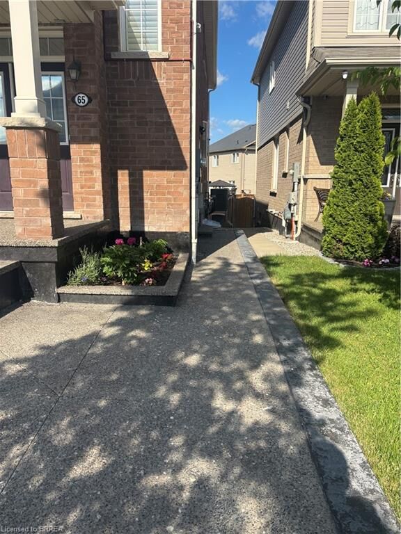Property Photo: 65 Sinden Road Lower ON N3T 0P5
