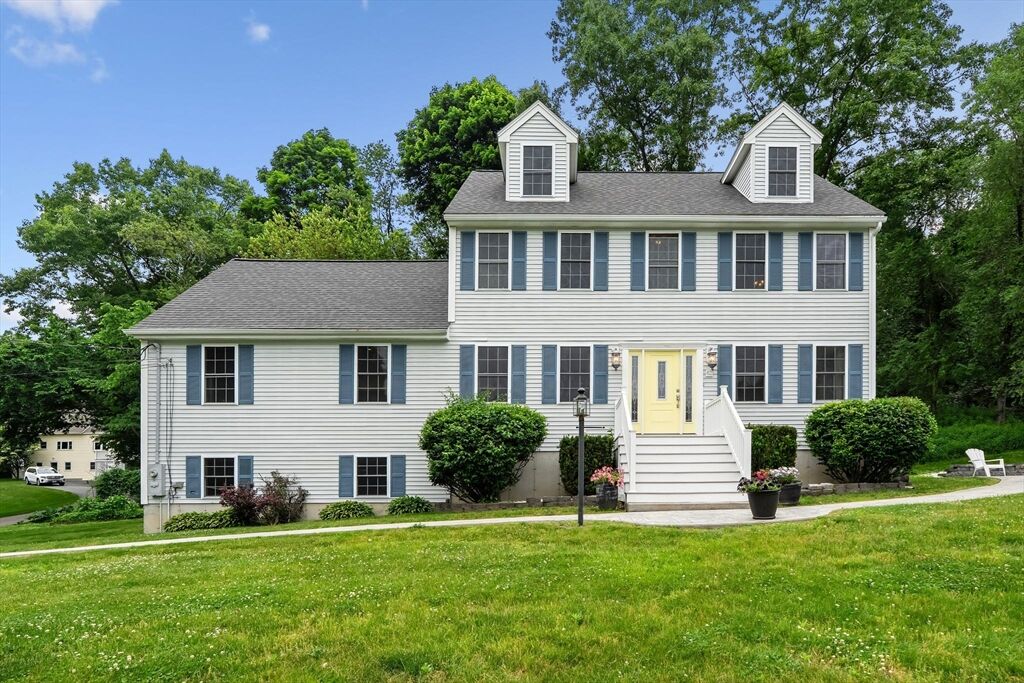 Property Photo:  62 Coffey Ave  MA 01835 