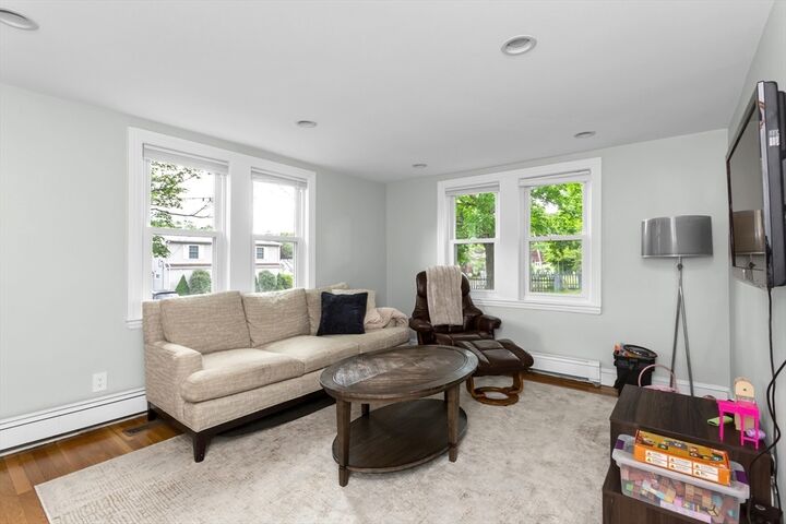 Property Photo:  92 Hawthorn  MA 02090 