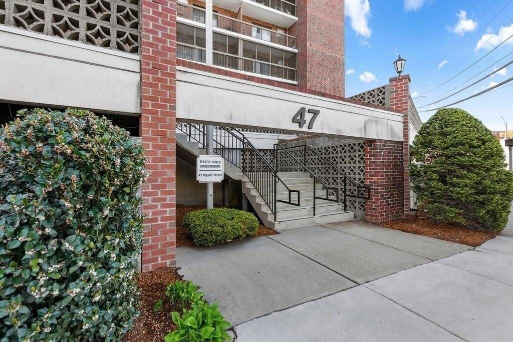 Property Photo:  47 Mystic St 3F  MA 02474 