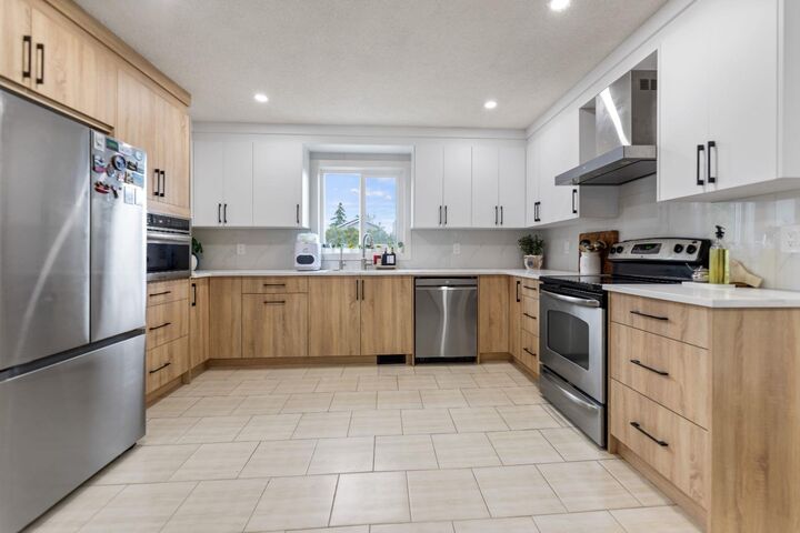 Property Photo: 2 Eldorado Road SE AB T4B 1C3