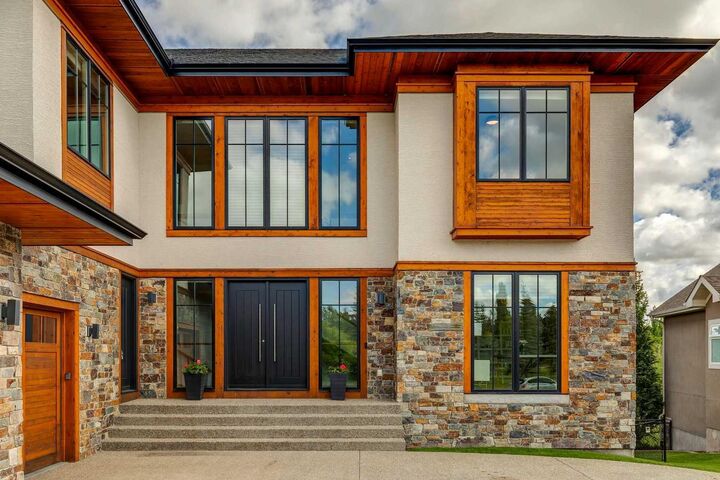 Property Photo: 92 Heritage Isle AB T1S 4J8