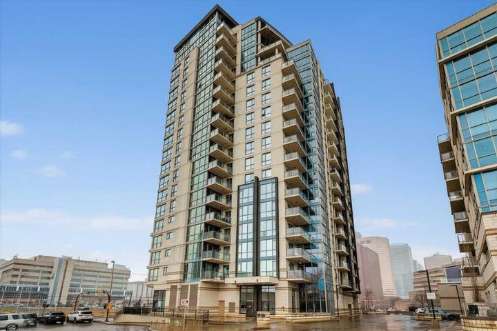 Property Photo: 325 3 Street SE 807 AB T2G 0T9