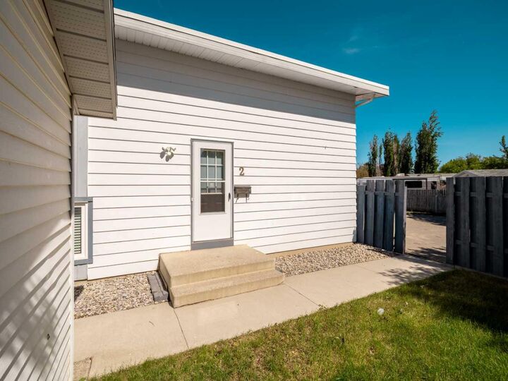 Property Photo: 269 Laval Boulevard W 2 AB T1K 4E2