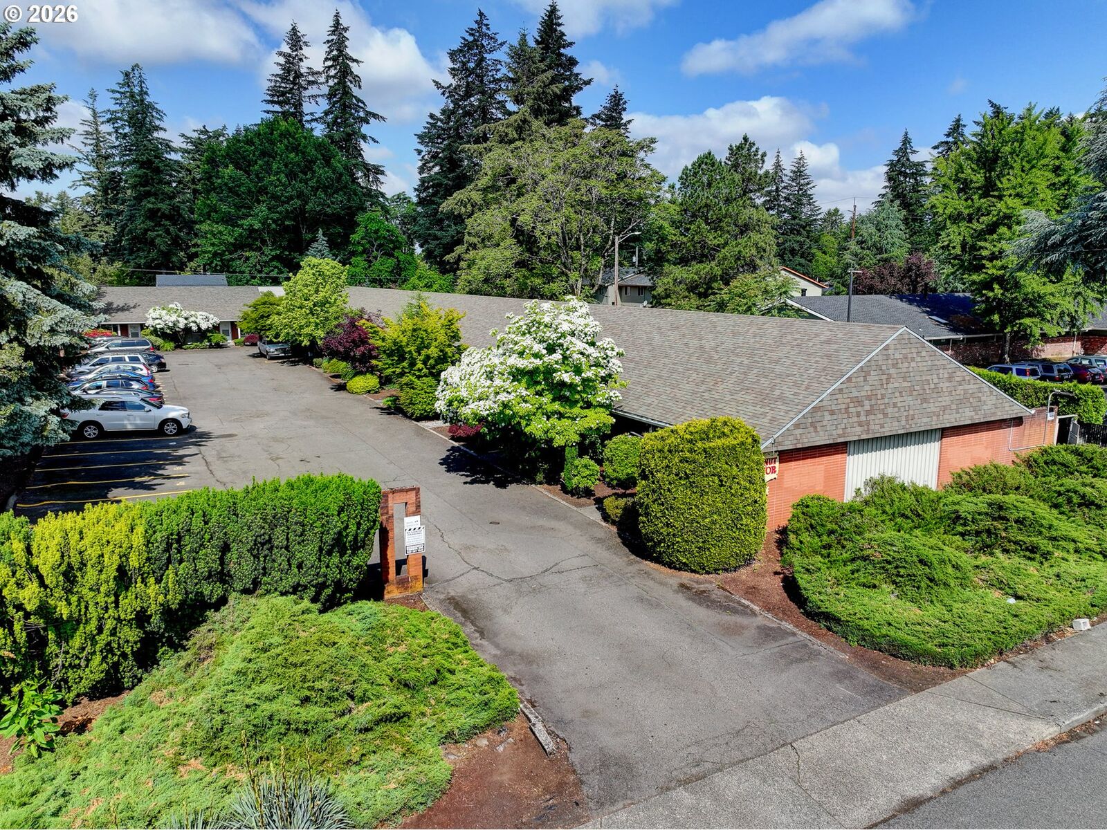Property Photo:  611 SE 139th Ave  OR 97233 