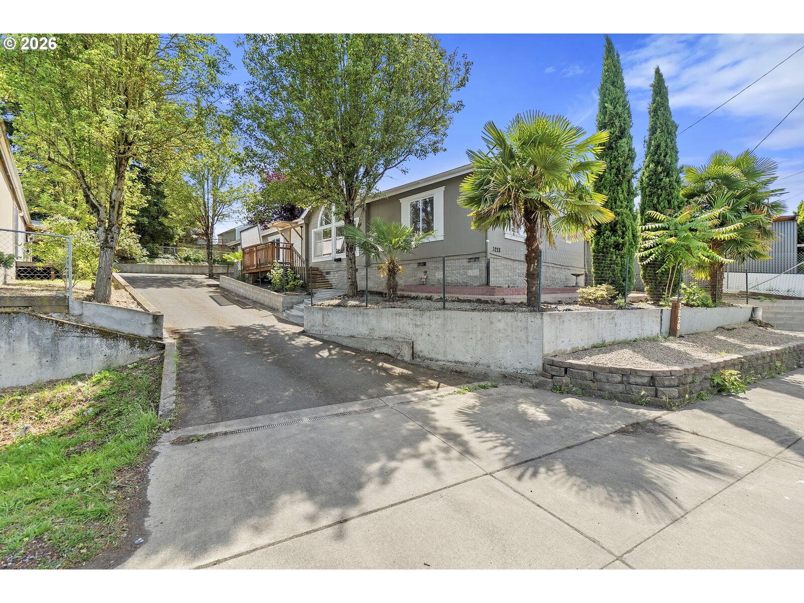 Property Photo: 3228 NE Lombard St OR 97211