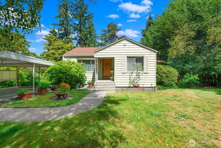 Property Photo:  236 SW 131st Street  WA 98146 
