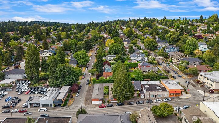 Property Photo:  2800 NE 55th Street  WA 98105 