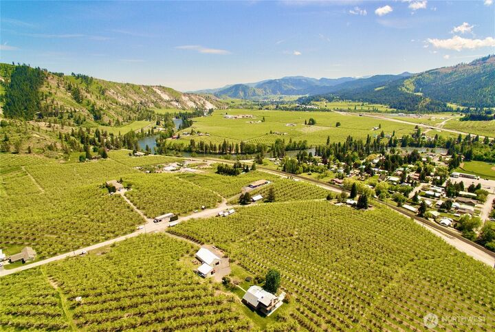 Property Photo: 848 X Larson Rd WA 98847