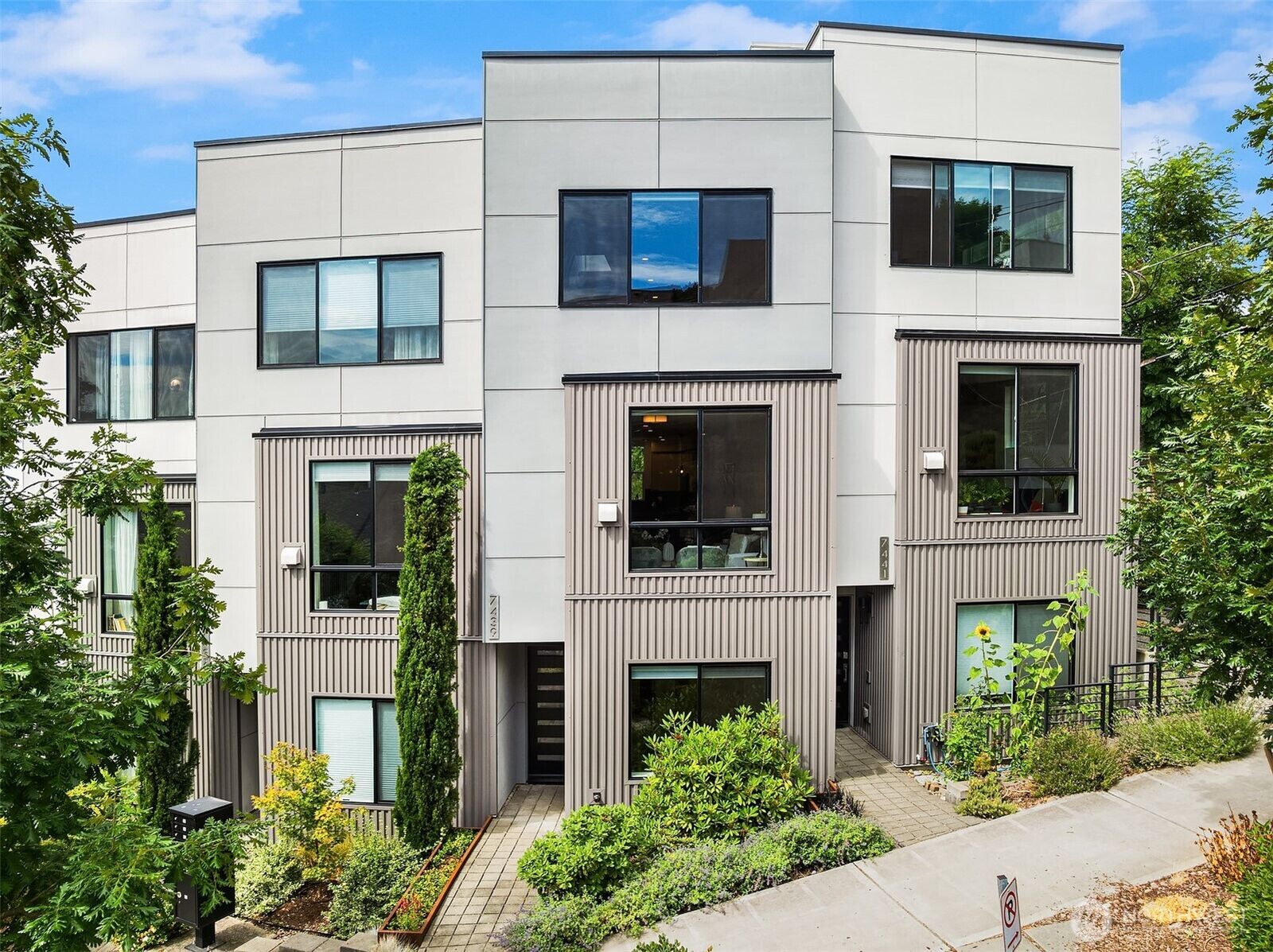 Property Photo: 7439 Latona Avenue NE WA 98115