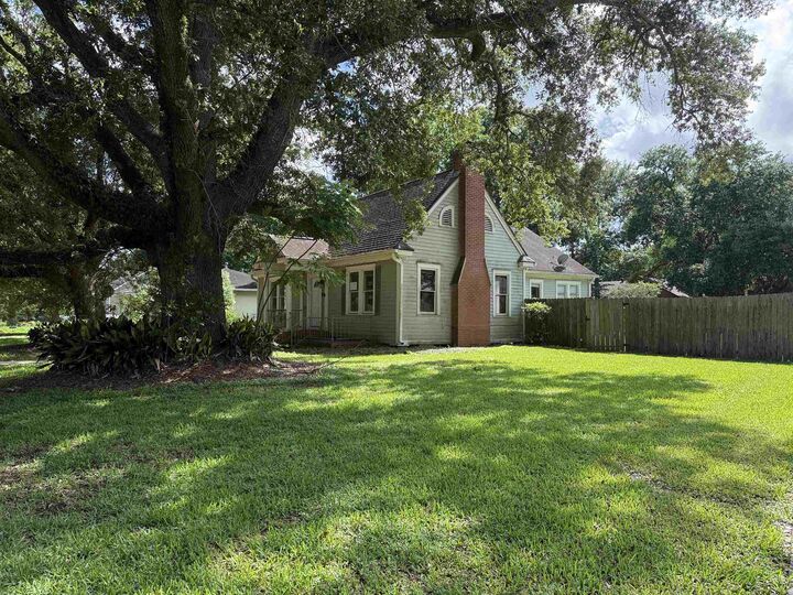 Property Photo: 4545 Hollywood TX 77642
