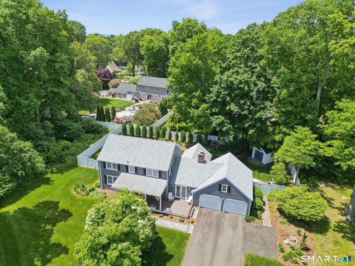 Property Photo:  6 Fencove Court  CT 06475 
