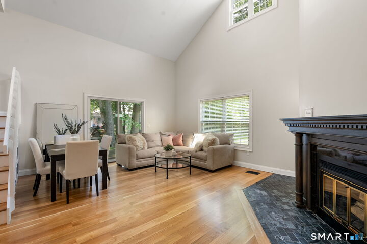 Property Photo: 33 Tabshey Court 33 CT 06109
